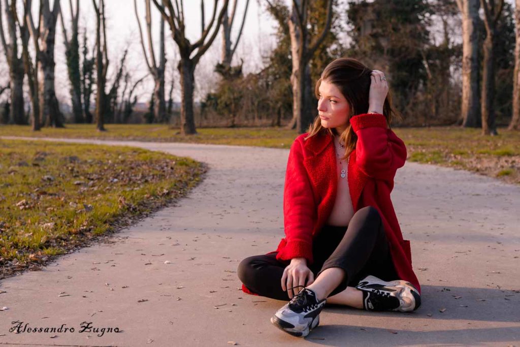 foto autunnale ragazza al parco