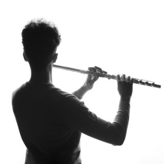 È sempre una bellisima esperienza fotografare i musicisti, poiché mi permette di sperimentare con ritratti più creativi
•
#padova #musicista #flauto #ritratti #fotografiaartistica
