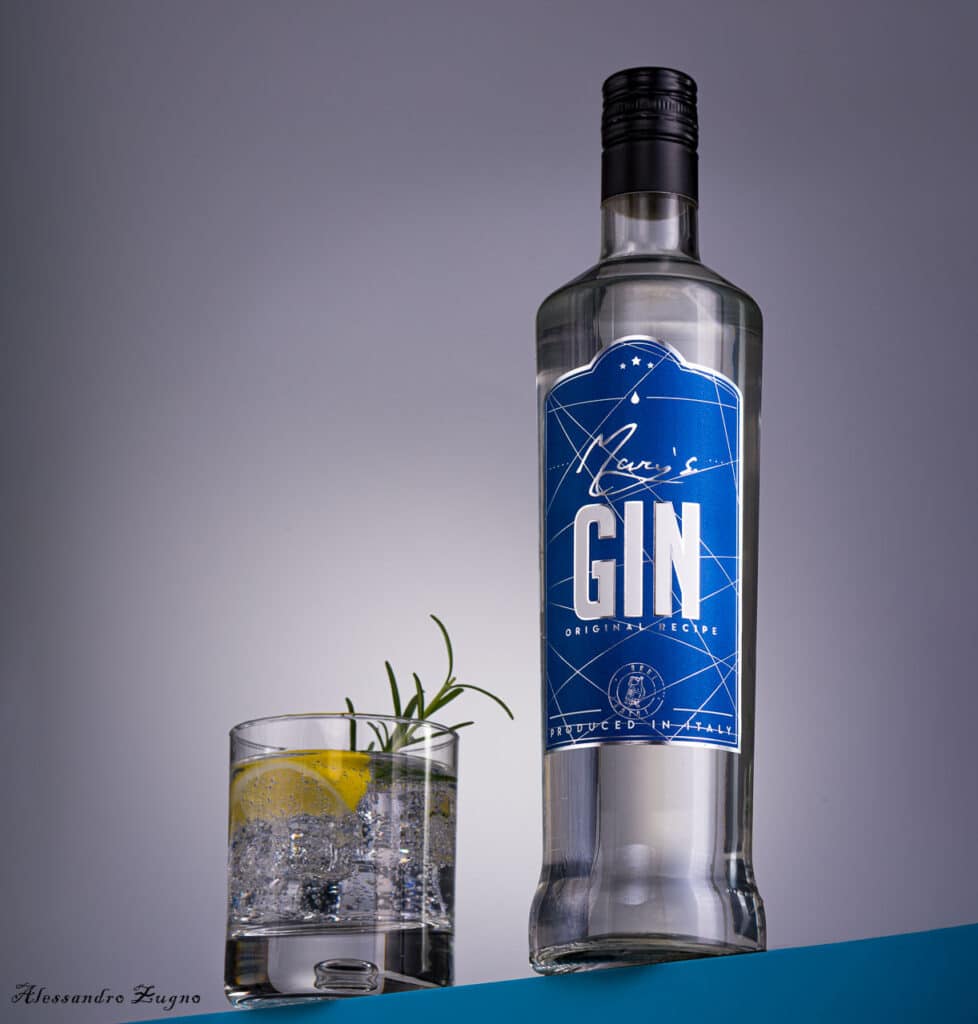 fotografia pubblicitaria bottiglia gin agenzia Padova