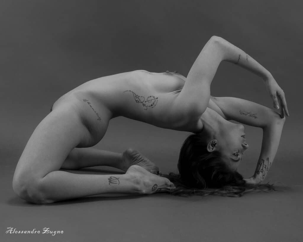 fotografia di nude yoga
